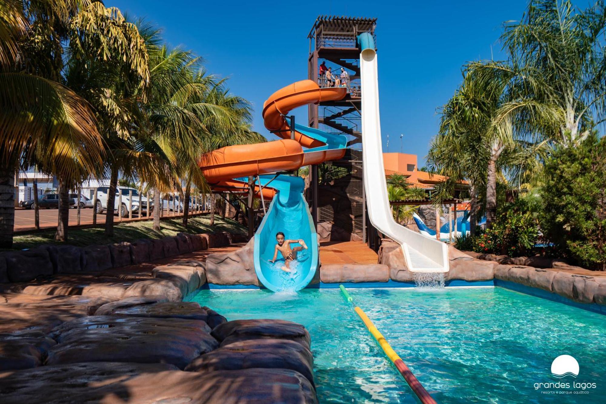 Grandes Lagos Resorts e Parque Aquático Santa Clara d'Oeste Exterior foto