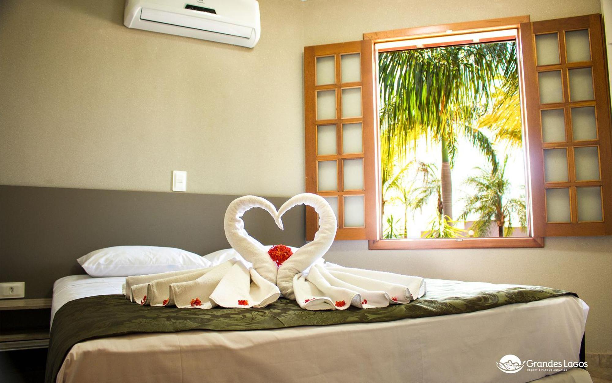 Grandes Lagos Resorts e Parque Aquático Santa Clara d'Oeste Habitación foto